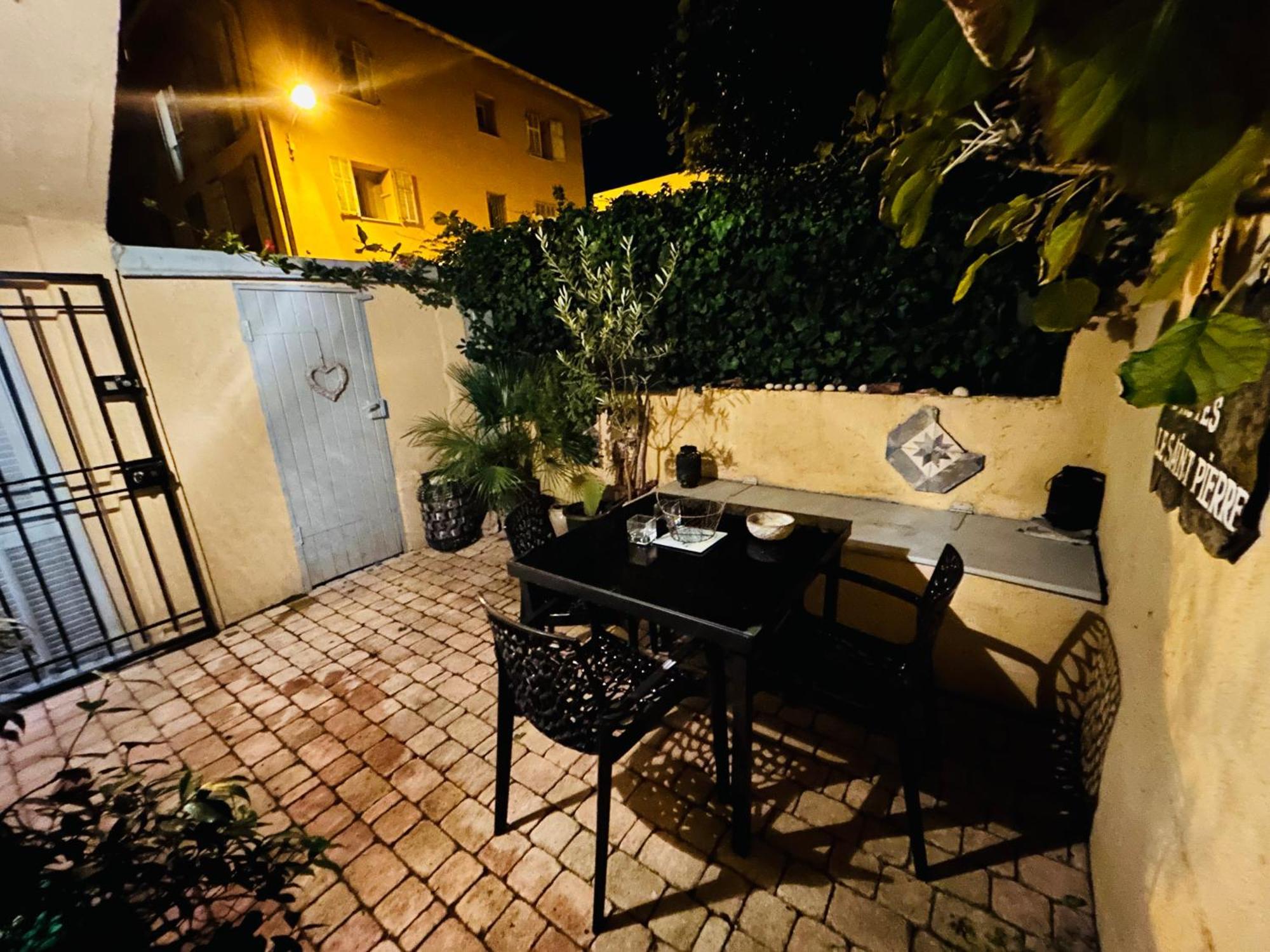 Charmante 3 Zimmer, Stadtwohnung مينتون المظهر الخارجي الصورة